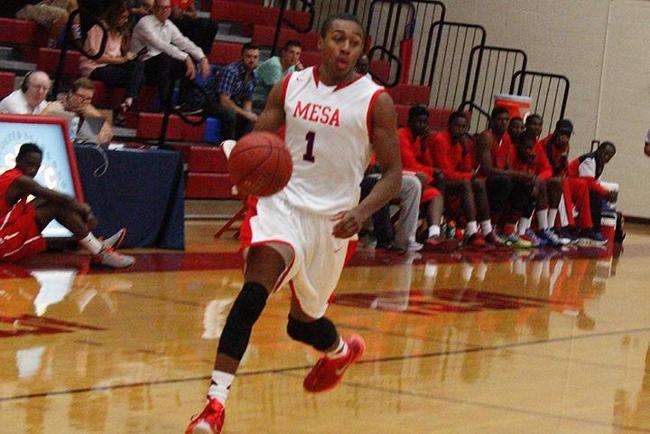 Khari Holloway scored a career-high 26 points (Photo by Jacob Dewald)