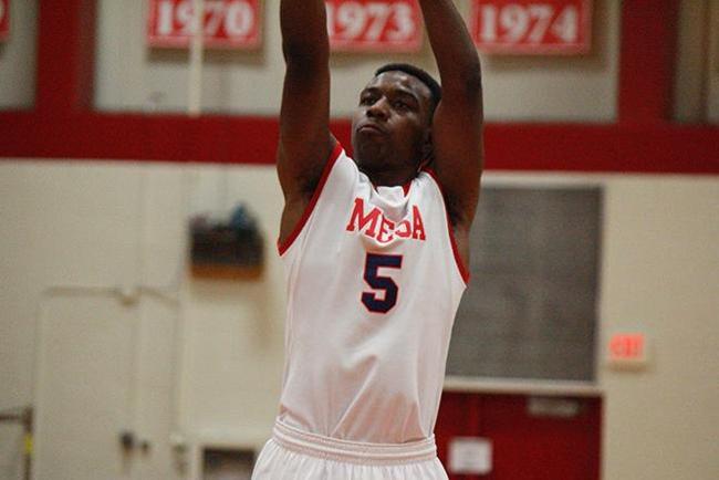 Charles Wardell hit four of six three-pointers and scored 16 points (Photo by Jacob Dewald)
