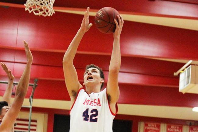 Thunderbirds use sensational shooting to stymie Aztecs, 94-91