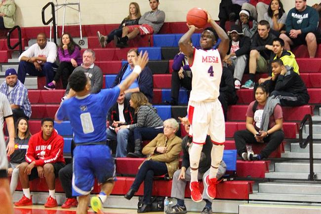 Thunderbirds Hang on for a Close Win over the Cougars, 83-81