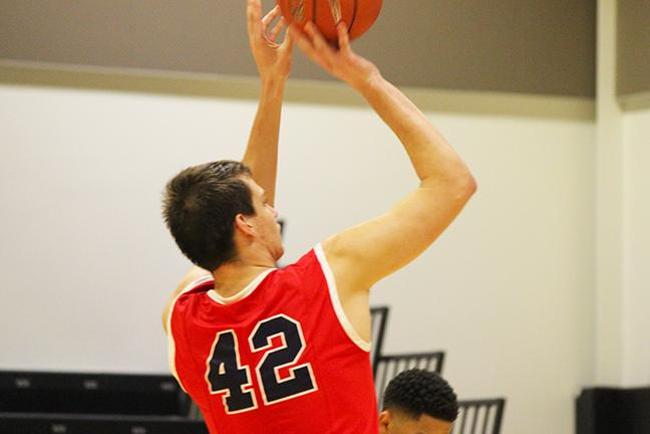 Men's Basketball Prevail at Chandler-Gilbert, win 76-73