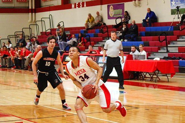 Thunderbirds take charge in Second Half to Down Gauchos, 74-63