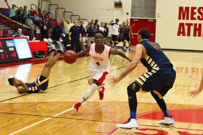 Men's basketball falls on the road to South Mountain, 80-73