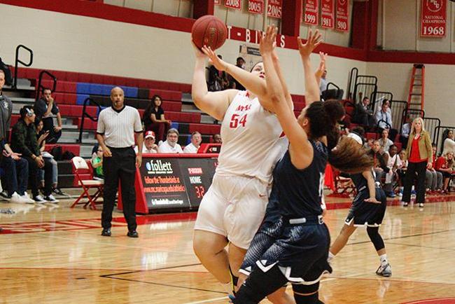 Short-handed Mesa women fall to Pima, 71-65