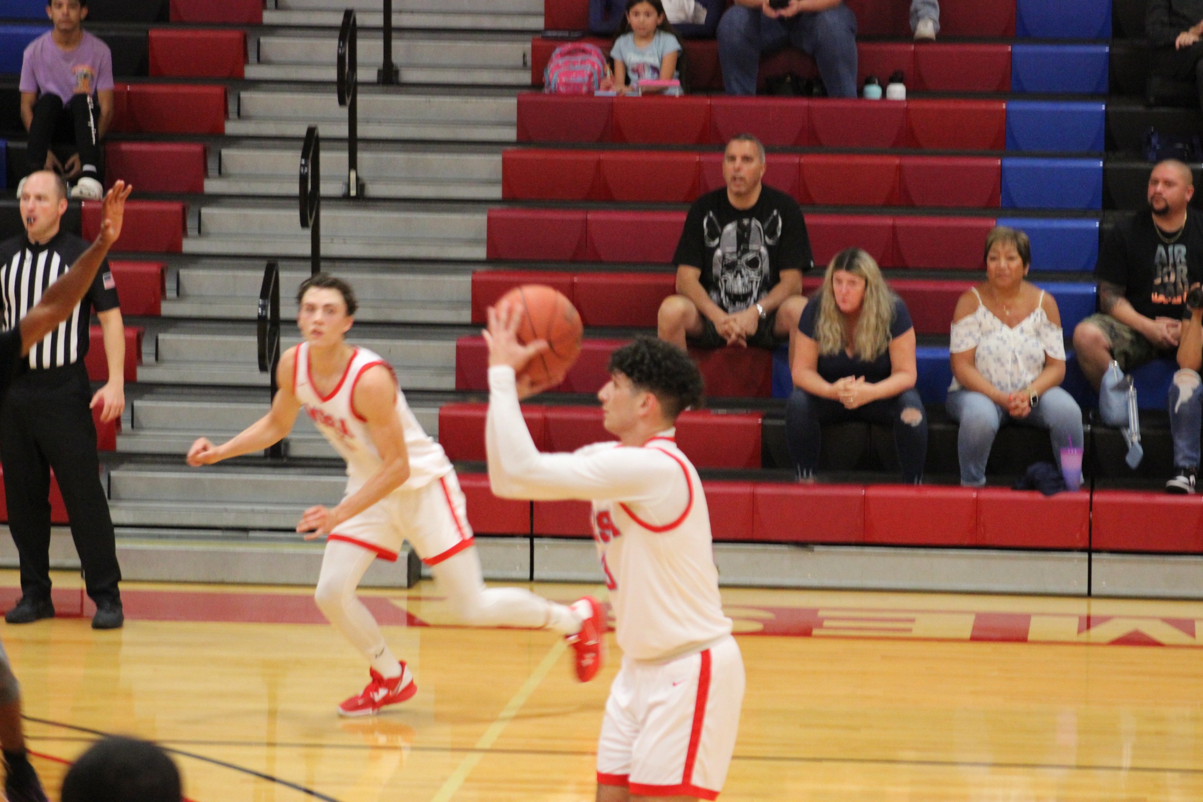 Men's basketballs remains perfect on season as they roll past Arizona Sol, 95-60.