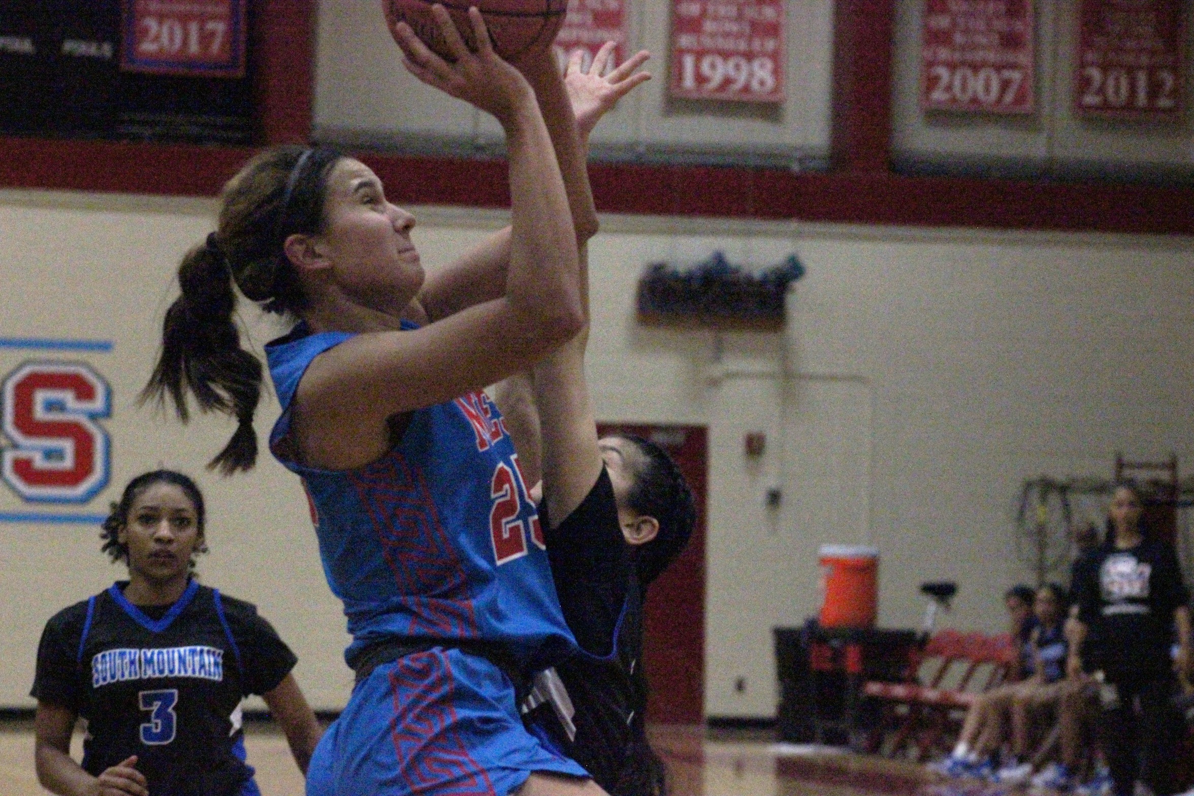 Mesa WBB Edges Out YC, 52-45