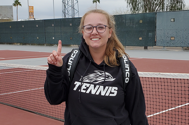Women's tennis falls to Paradise Valley, 5-2